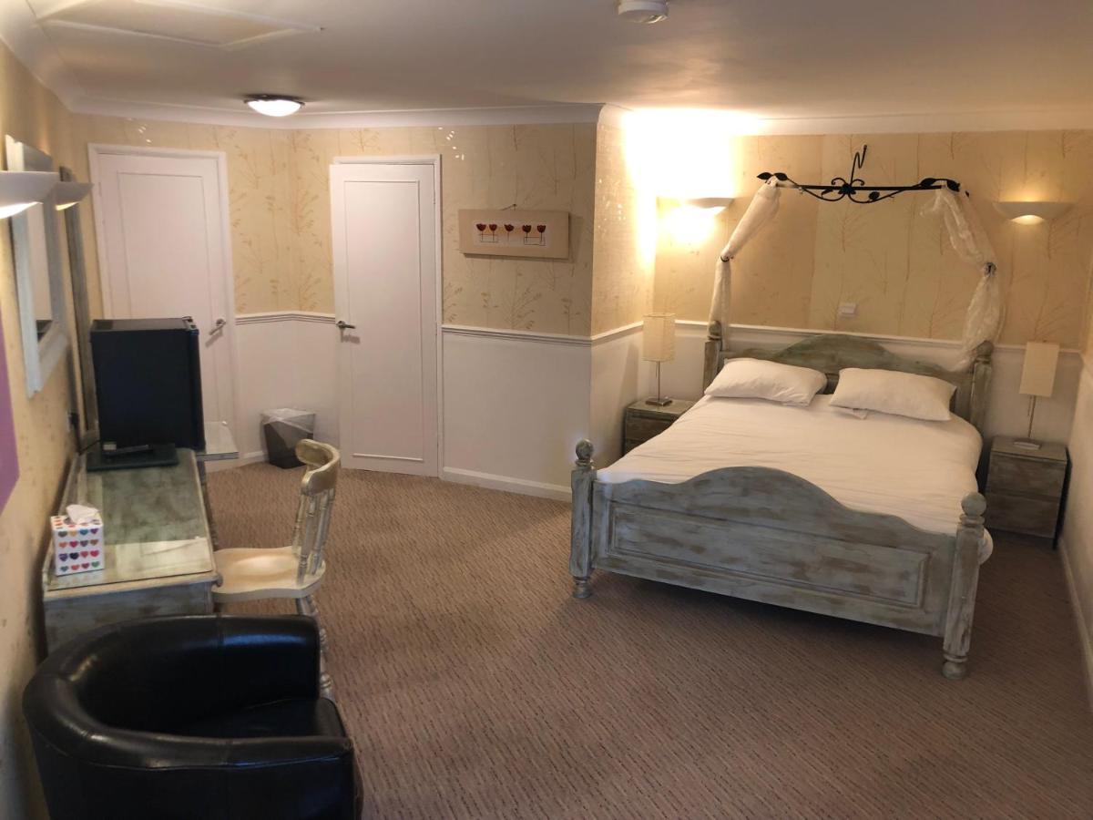 The Willow House Watton エクステリア 写真
